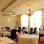 Luxury Garni Brix Hotel 3*