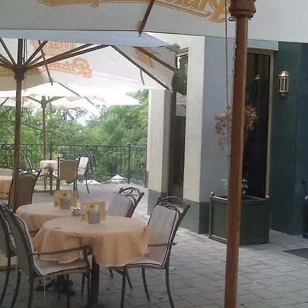 Luxury Garni Brix 3* Pressburg